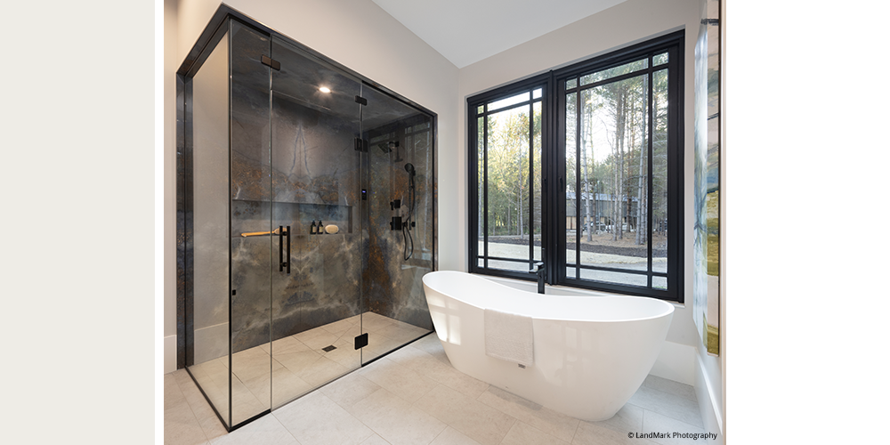 istaLuxe AL LINE push-out casements Aluminum interior with powder-coated finish in Onyx